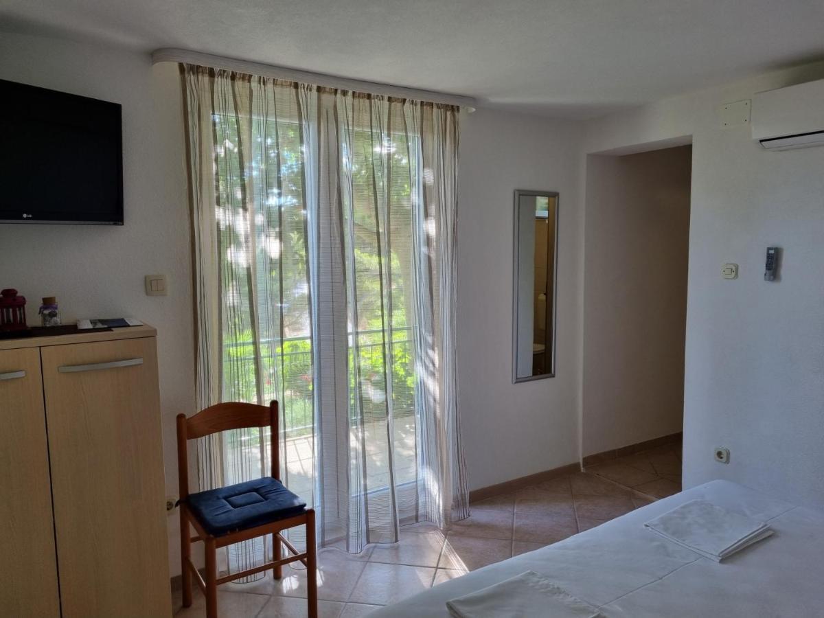 Guesthouse Dominovic Брела Екстериор снимка