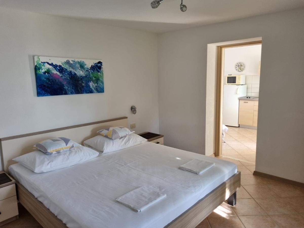 Guesthouse Dominovic Брела Екстериор снимка