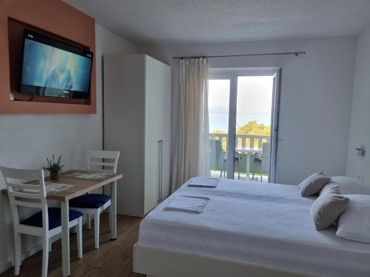 Guesthouse Dominovic Брела Екстериор снимка