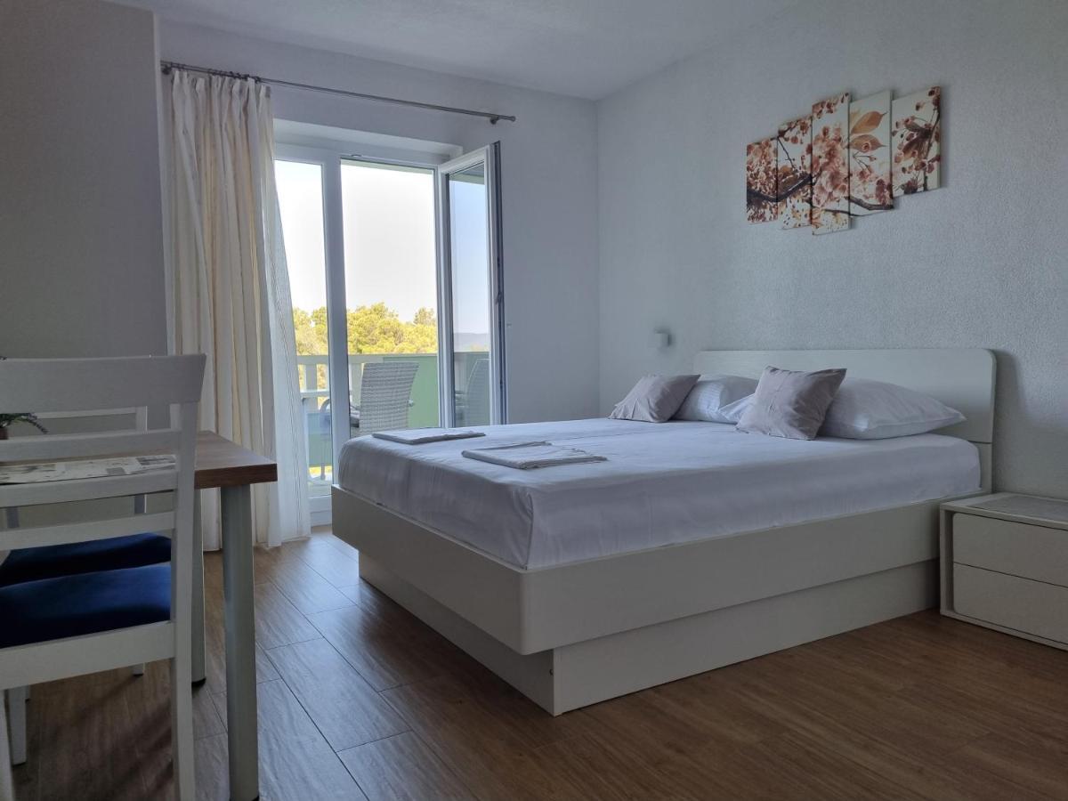 Guesthouse Dominovic Брела Екстериор снимка