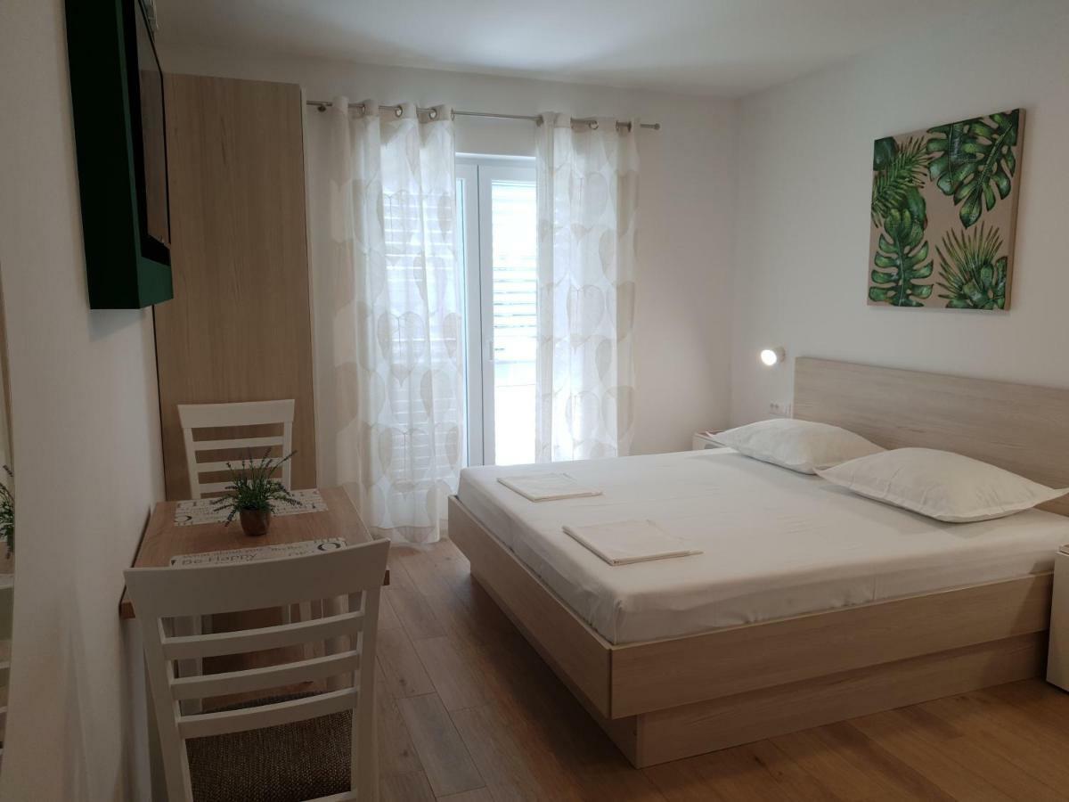Guesthouse Dominovic Брела Екстериор снимка