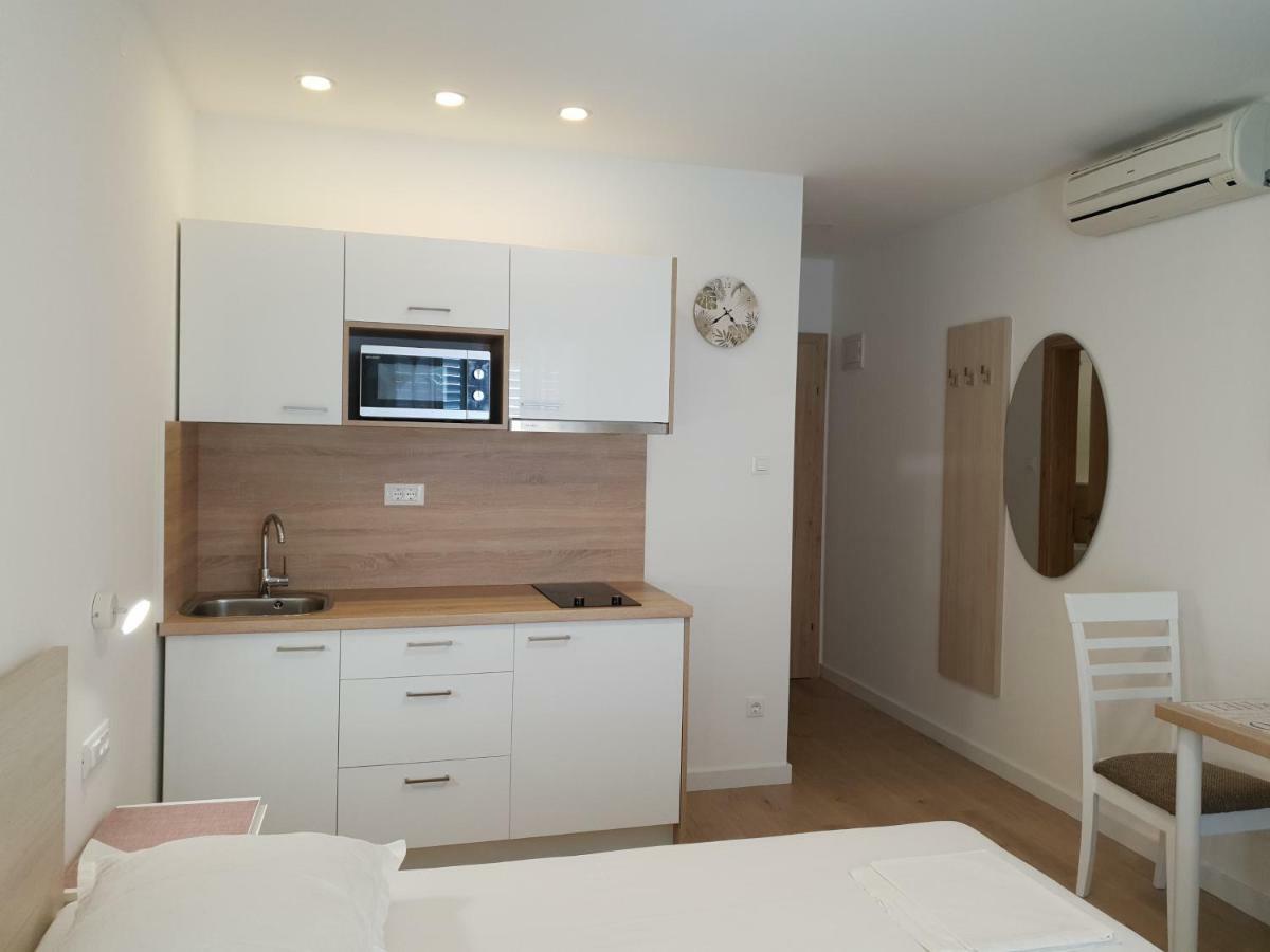 Guesthouse Dominovic Брела Екстериор снимка