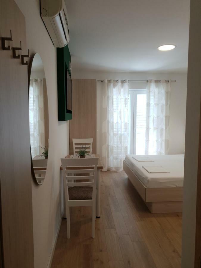 Guesthouse Dominovic Брела Екстериор снимка