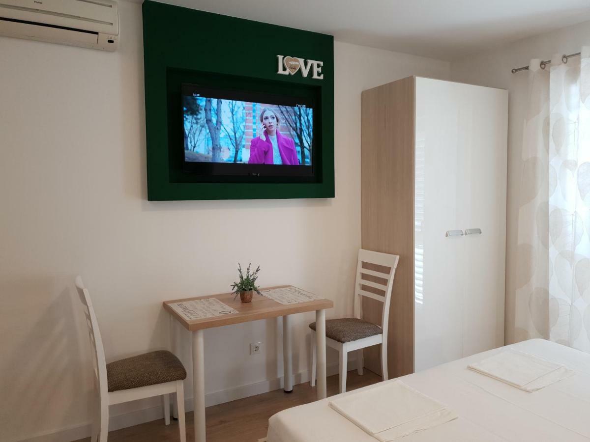 Guesthouse Dominovic Брела Екстериор снимка