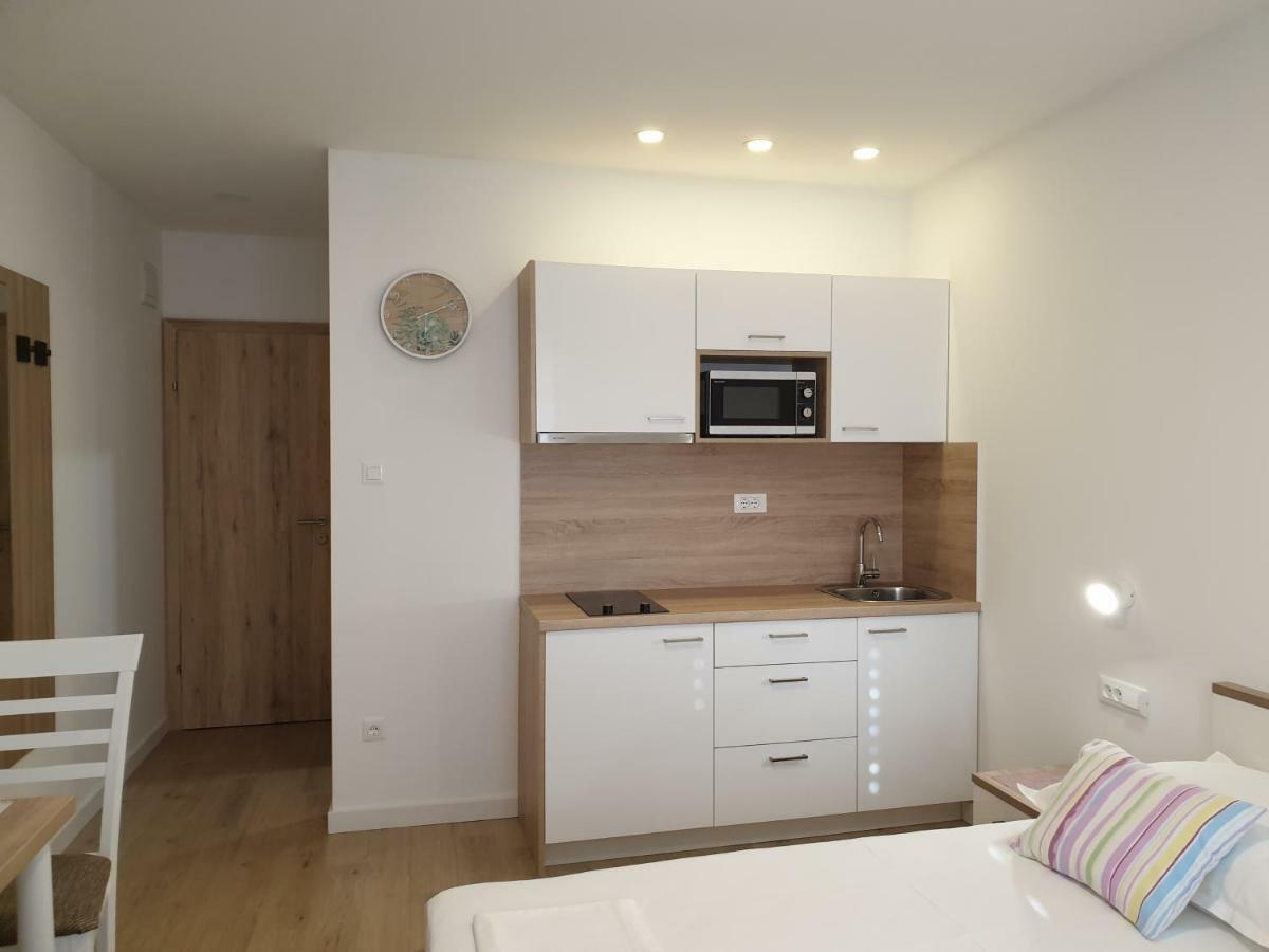 Guesthouse Dominovic Брела Екстериор снимка