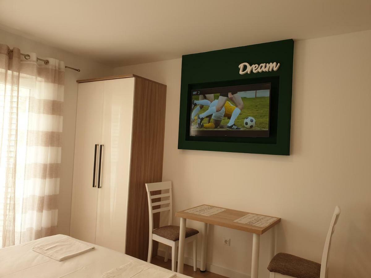 Guesthouse Dominovic Брела Екстериор снимка